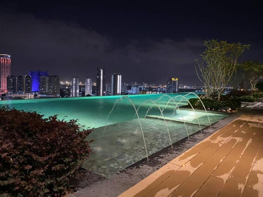 New Georgetown Stylist 2Br Homestay For 10Pax 无敌美景两房民宿 Beacon Executive Suite エクステリア 写真