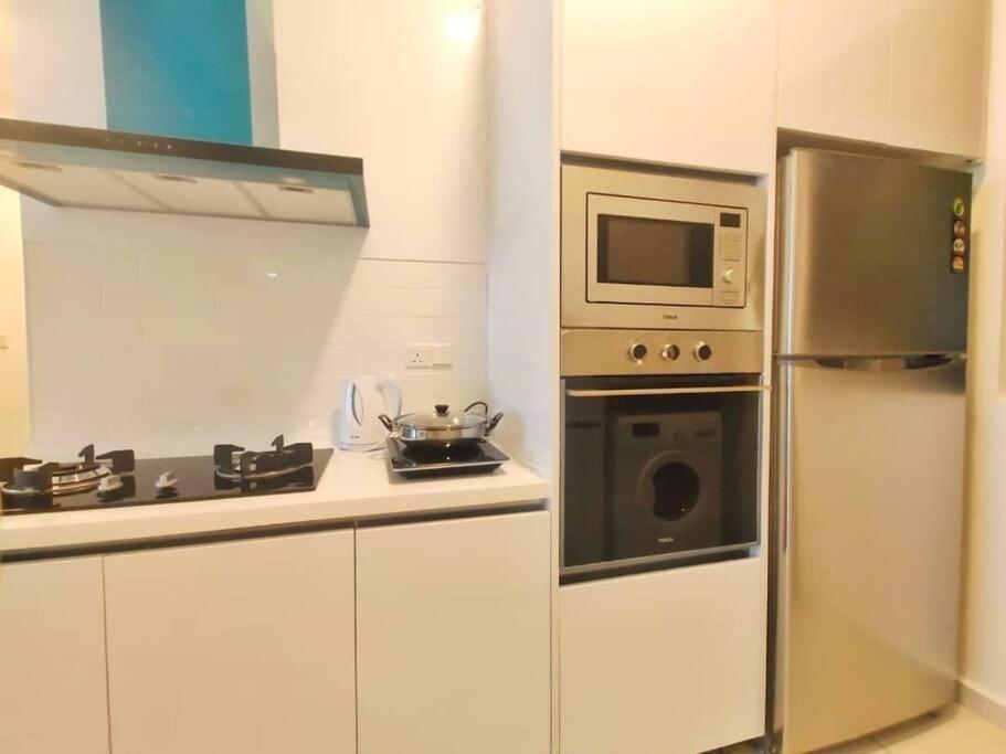 New Georgetown Stylist 2Br Homestay For 10Pax 无敌美景两房民宿 Beacon Executive Suite エクステリア 写真